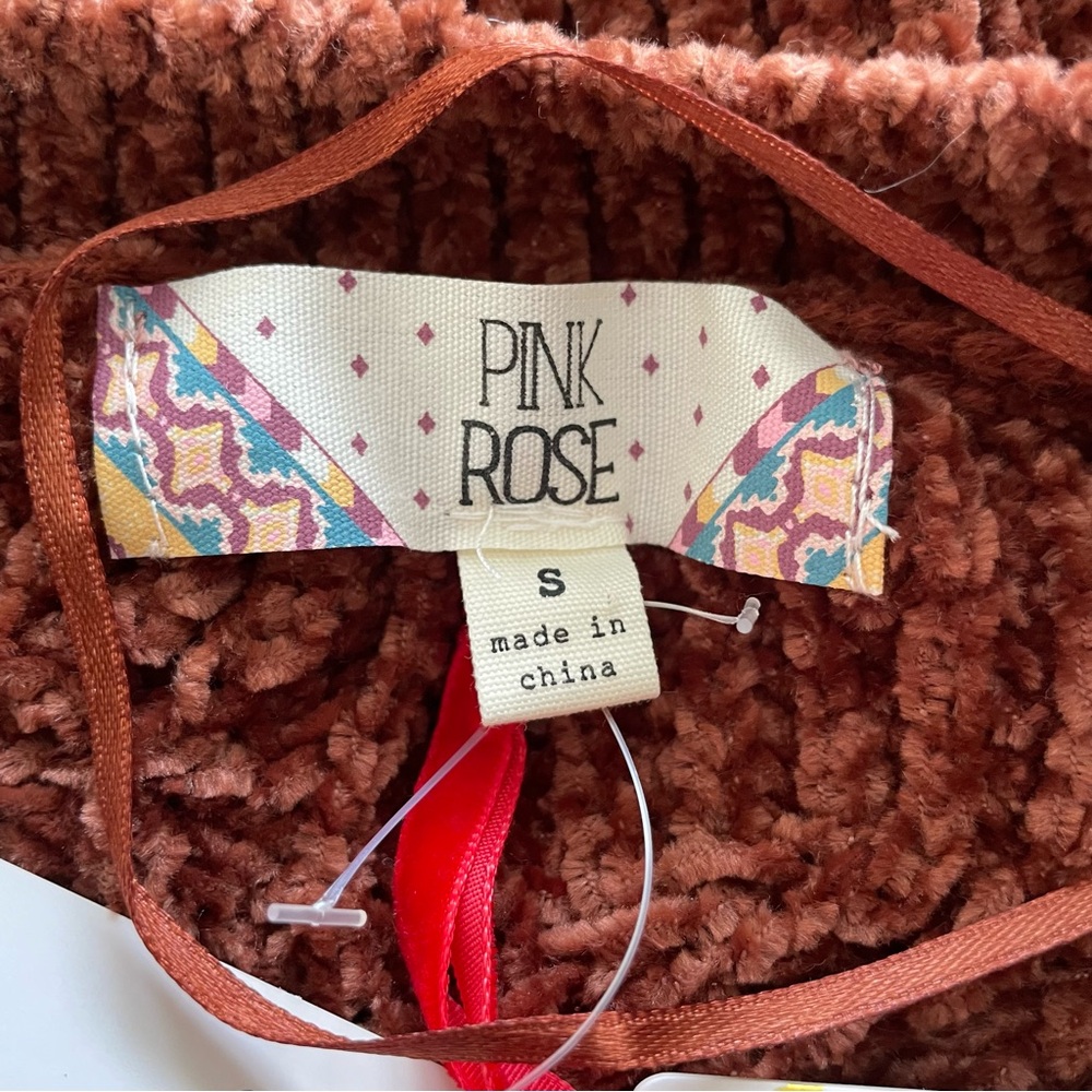 Slightly Cropped Pink Rose Sweater | Size: Small - Picture 7 of 9